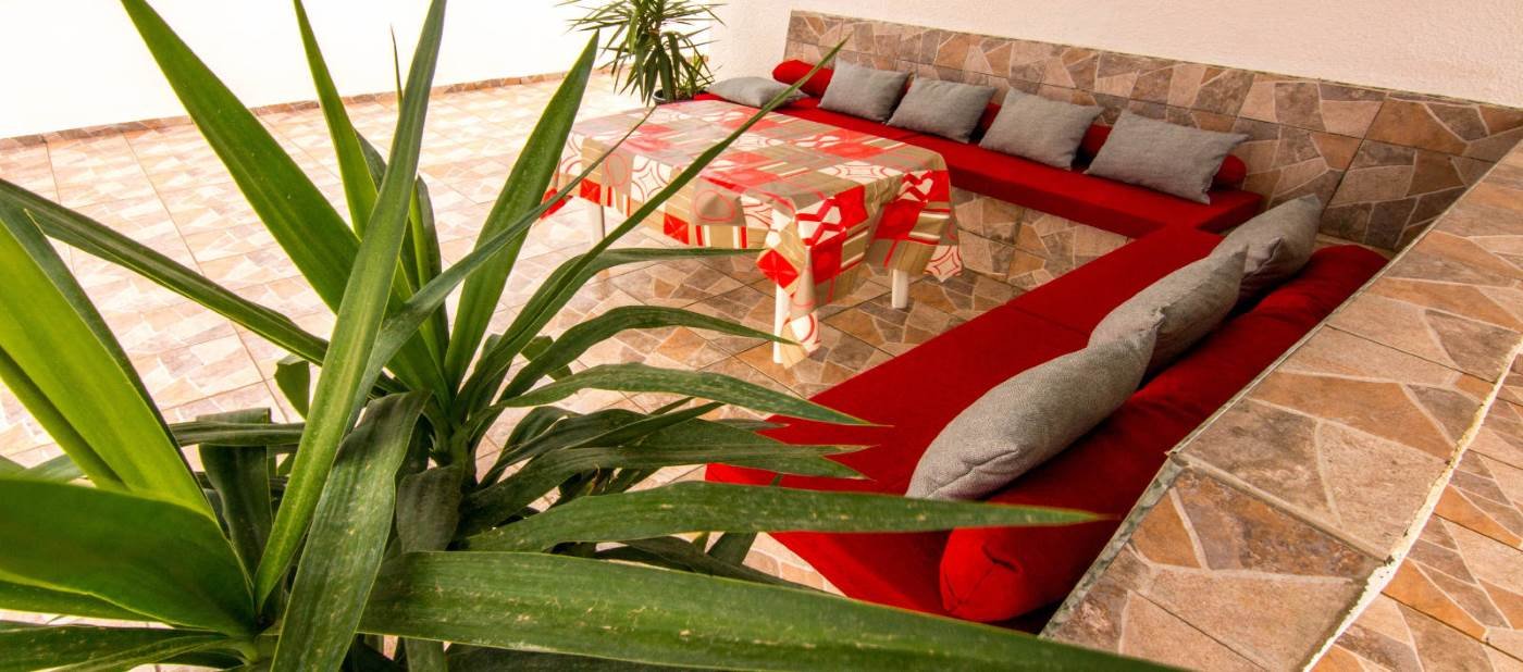 magnifique terrasse de location d'appartement vacances à Mahdia en Tunisie.