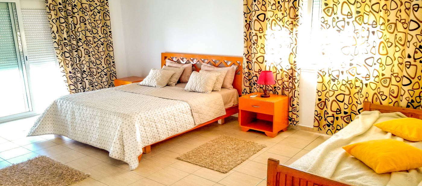 Chambre à coucher avec balcon à Mahdia en Tunisie
