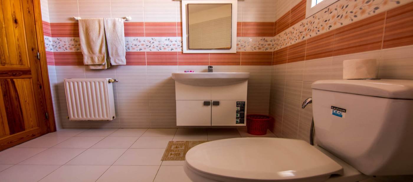 Salle de bain d'un appartement pour location appartement à mahdia